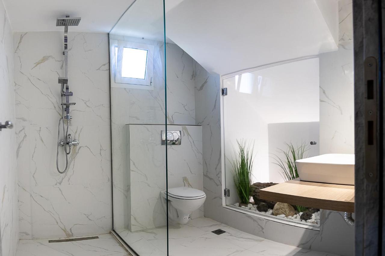 Kómboi Georgianna'S Suite With Private Pool , 'Greysuite' מראה חיצוני תמונה