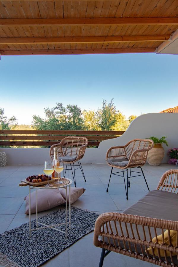 Kómboi Georgianna'S Suite With Private Pool , 'Greysuite' מראה חיצוני תמונה