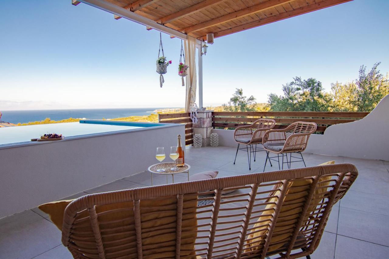 Kómboi Georgianna'S Suite With Private Pool , 'Greysuite' מראה חיצוני תמונה